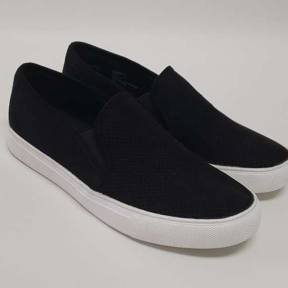 Steve Madden Shoes - Steve Madden slip ons